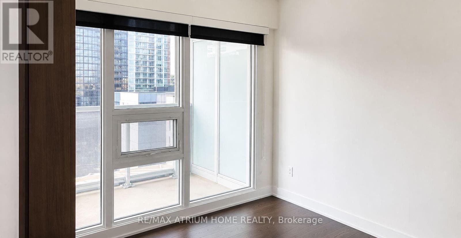 1-Bedroom Suite at 17 Bathurst Street photo 3